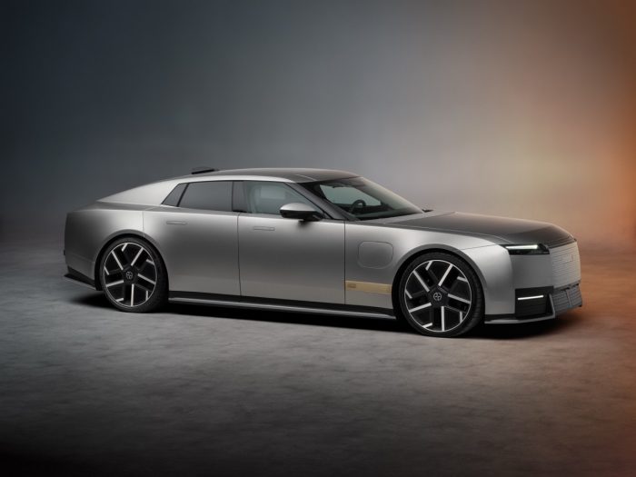 Jaguar Type 01, l'elettrica tra lusso e provocazione. Tutti i segreti 7 Jaguar Type 01 46 700x525