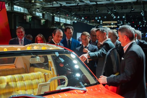 Macron al Mondial de l'Auto 2026 da Citroen, Peugeot e DS