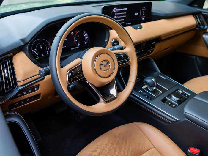 Mazda offre 1.000 euro di carburante Q8 su CX-60 4 Mazda CX 60 2 700x525