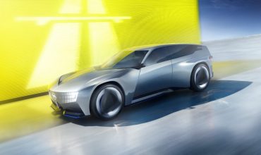 Opel-STX-Concept-la-station-wagon-del-futuro-prossimo-11-370x220.jpeg