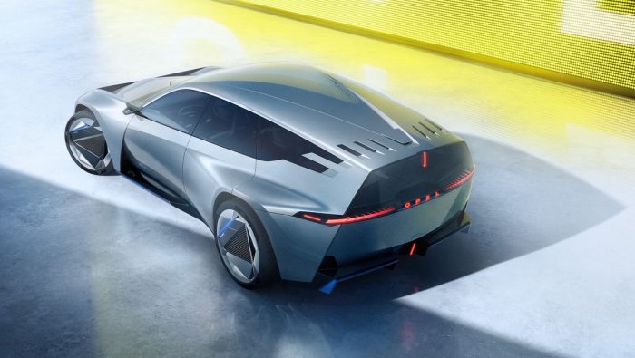 Opel STX Concept la station wagon del futuro prossimo 7 700x395