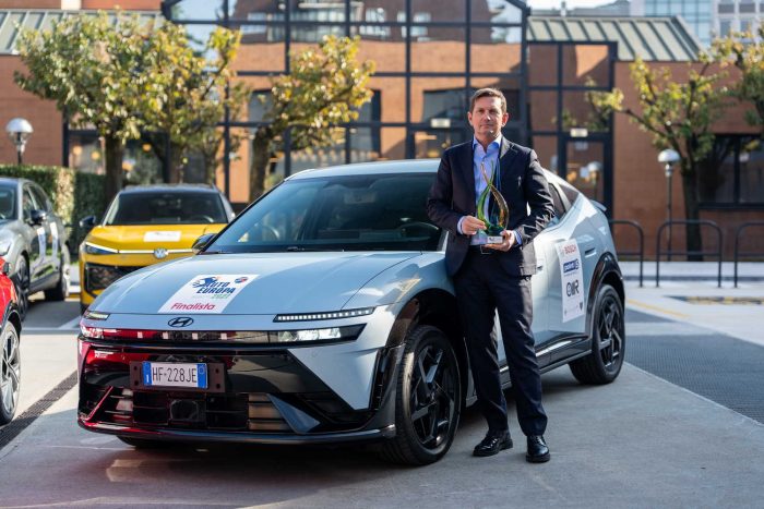 Premio Auto Europa 2027, Renault Clio batte le rivali 5 Premio Auto Europa 2027 700x467