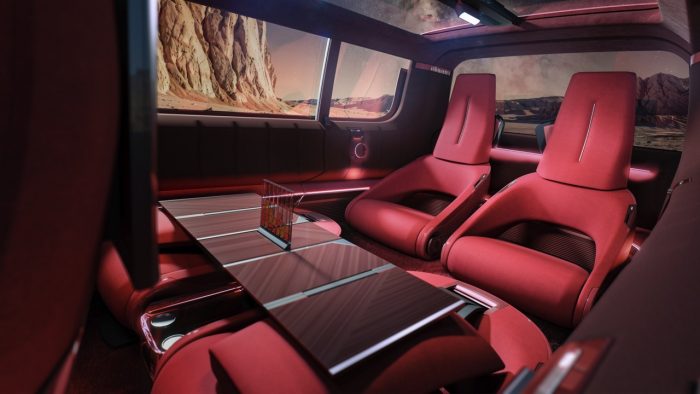 Renault E-Space Concept celebra il ritorno delle monovolumi nell'era elettrica 3 Renault E Space Concept 7 700x394