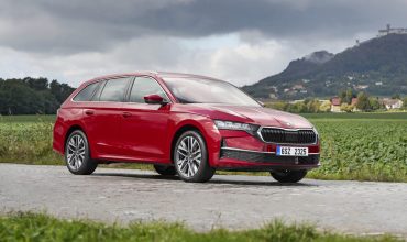 Skoda-Octavia-full-hybrid-3-e1791192637355-370x220.jpg