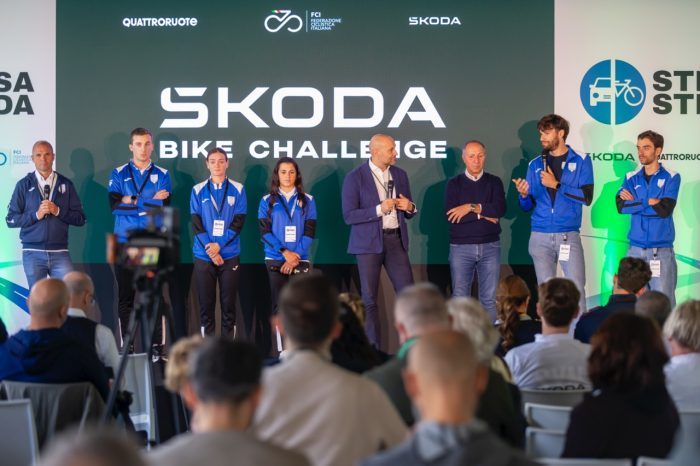 Skoda e ciclisti, nasce Stessa Strada: più sicurezza per tutti 2 Skoda e ciclisti nasce Stessa Strada piu sicurezza per tutti 5 700x466