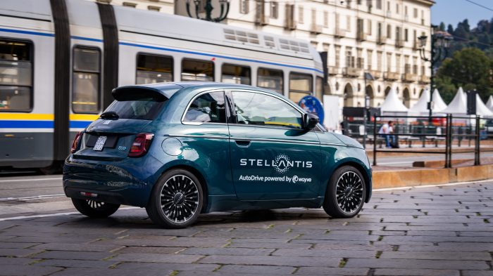 Stellantis e Wayve presentano la guida autonoma di Livello 2++ 3 Stellantis e Wayve presentano la guida autonoma di Livello 2 6 700x393