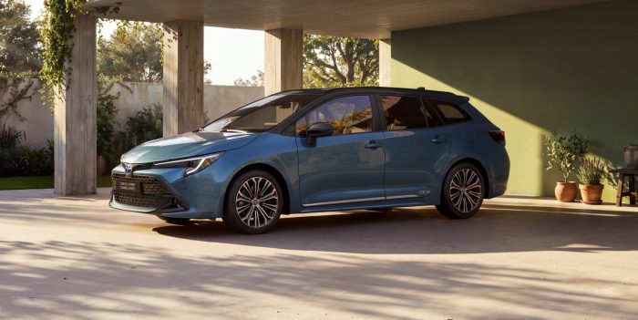 Toyota Corolla 60th Anniversary, serie speciale che celebra la regina delle vendite mondiali 2 Toyota Corolla 60th Anniversary