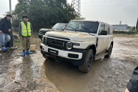 iCaur V25 e V27, prova nel fango: come vanno i nuovi SUV di Chery