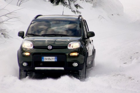 Auto usate, gli italiani cercano le 4x4 dure e pure per l'inverno